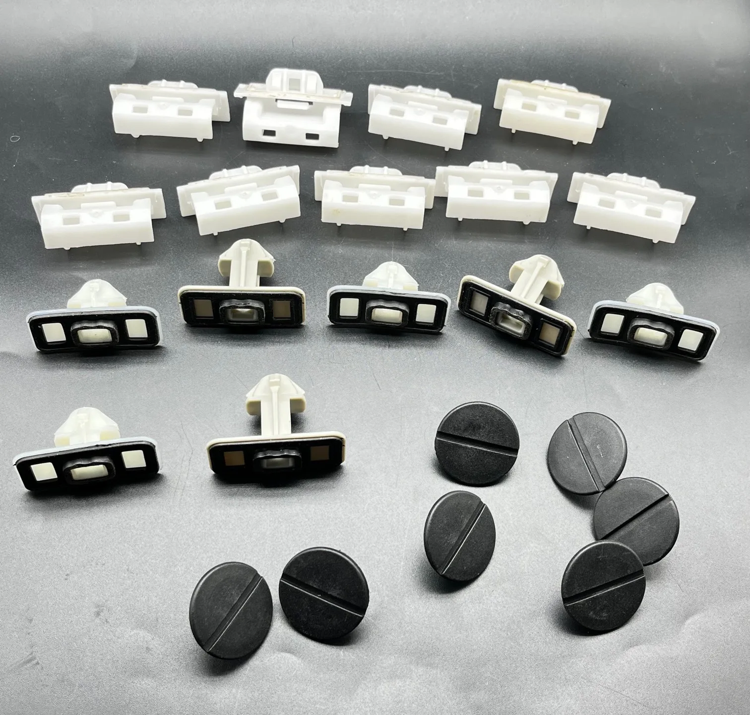 C7 Light Clips - Image 3