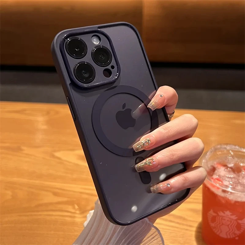 Magnetic Case with Wireless Charging - Image 4