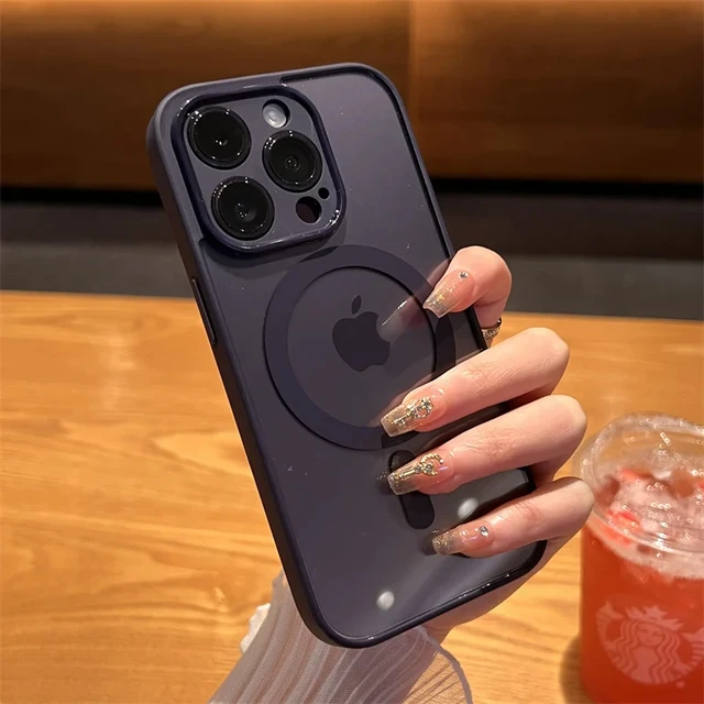 Magnetic Case with Wireless Charging - Image 9