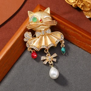 Matte Gold Cat Pin with Pearl