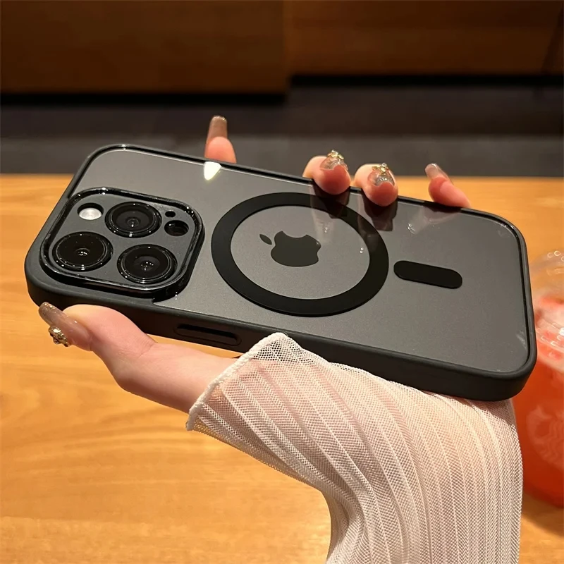 Magnetic Case with Wireless Charging - Image 6